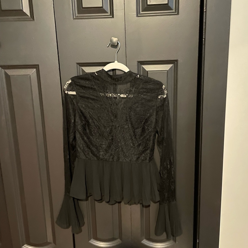 Lulu’s Lace Top - Picture 3 of 10
